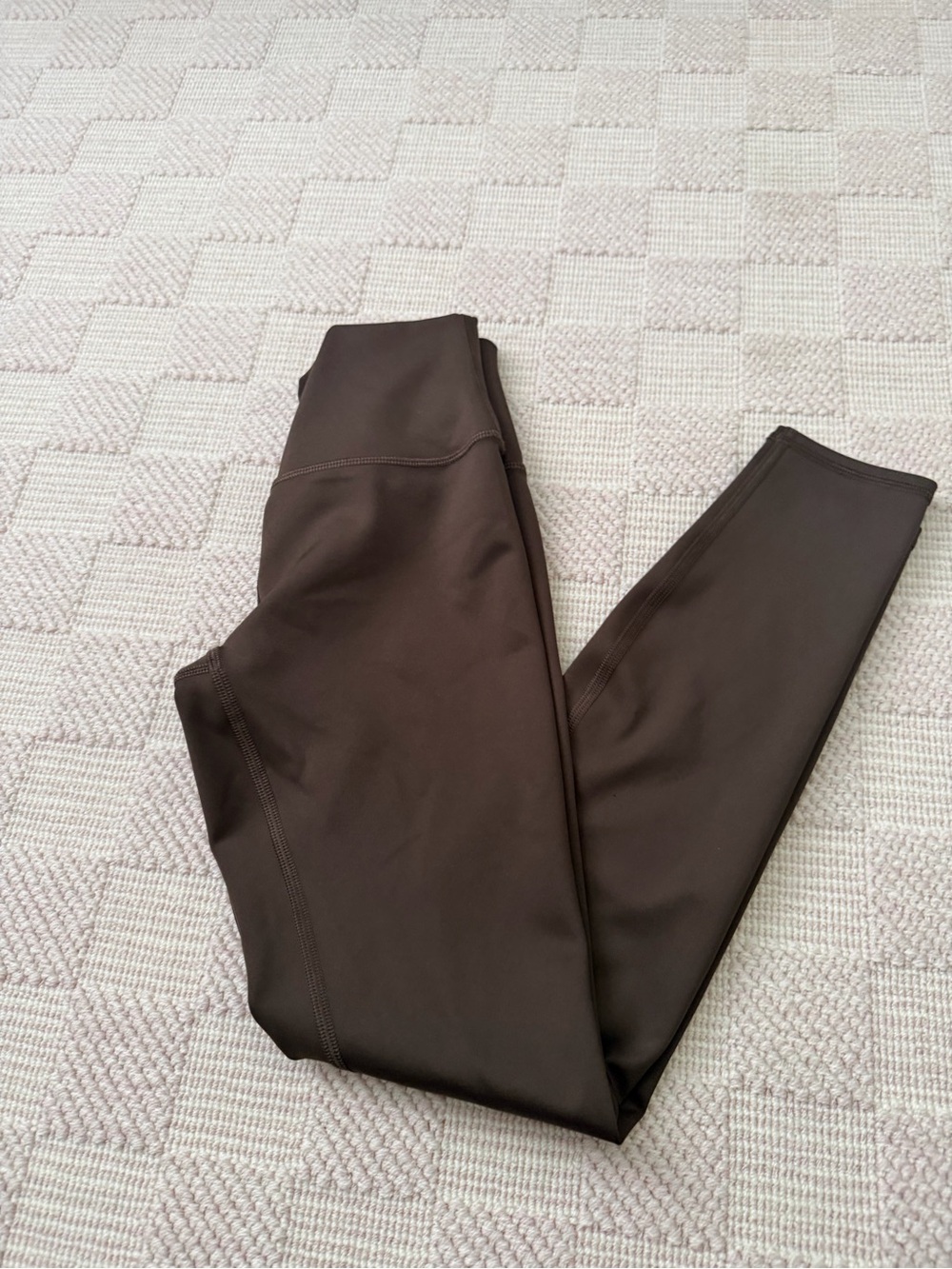 ALO Women's Leggings in Dark Brown